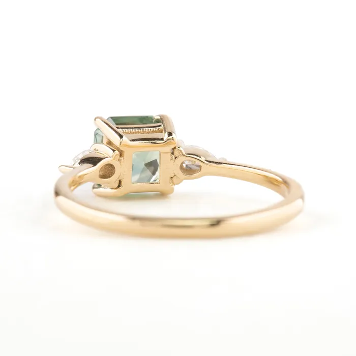 Rings Envero Jewelry Olivia Ring 179ct Parti Blue Green Srilanka Sapphire 14k Yellow Gold One of a kind Rings Envero Jewelry Olivia Ring 179ct Parti Blue Green Srilanka Sapphire 14k Yellow Gold One of a kind